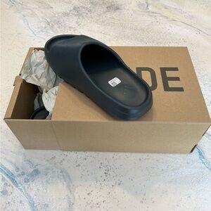 YZY SLIDE US 12 ID5103
